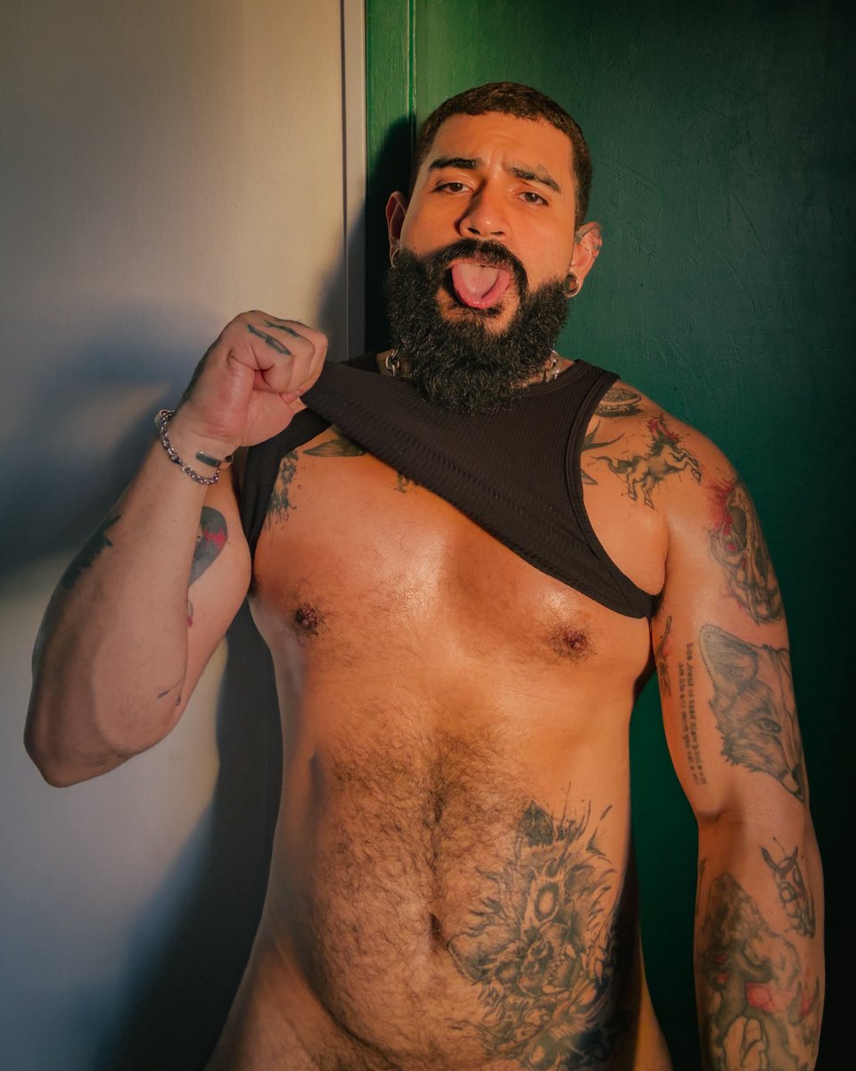 farinhaedd's tweet photo. golden hour, peitos, linguas  e suvaquinhos https://t.co/lMw4JEhk4f