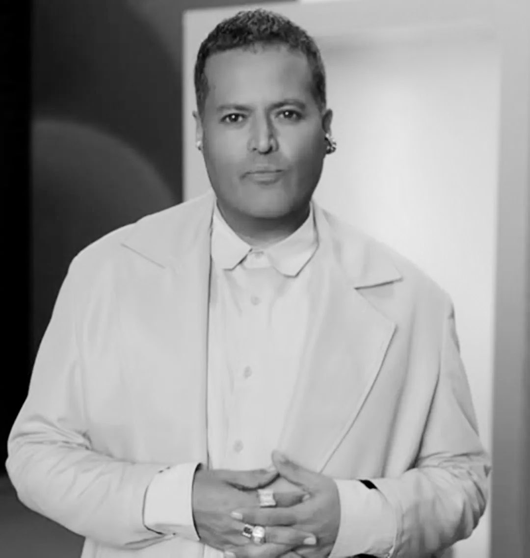 gerardoperry's tweet photo. Karina Torres antes de entrar dijo que se tuvo que hacer análisis para saber si su salud le permitía entrar. Mariana Ochoa dijo que casi no entraba porque tenía triglicéridos. A Aldo lo sacaron para evitarle la funa y esta es la razón: Sacar o expulsar a un homosexual significaría tocar un tema sensible que podría interpretarse como discriminación u homofobia. No quisieron jugar esa carta y usaron su ‘enfermedad’ como pretexto. A Aldo Rendón lo sacaron por misógino y agresor de mujeres. #LaCasaDeLosFamososMéxico #LaCasaDeLosFamososMéxico4 #LaCasaDeLosFamososMxً #LCDLFMX