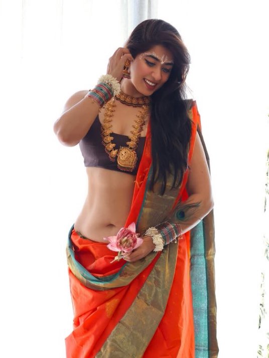 TheLugerDragon's tweet photo. Krishna Janmashtami special clicks of Nikita Sharma π€©πβ¨
Serving pure festive elegance and divine vibes! π¦ππΈ
#NikitaSharma #KrishnaJanmashtami #Janmashtami #FestiveVibes #OnlyHeroines https://t.co/3qfznXgSn0