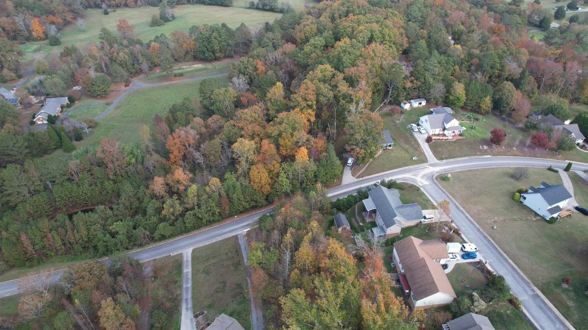 ForSaleByBonnie's tweet photo. Make this property your own! Contact me for a showing today. #RealEstate #Land
#BennettToSellIt #BuyWithBonnie #RealEstate #ForSale #BenderRealty #BeHomeWithBender

Bender Realty 423.472.2173 https://t.co/rCRb7hxZI4