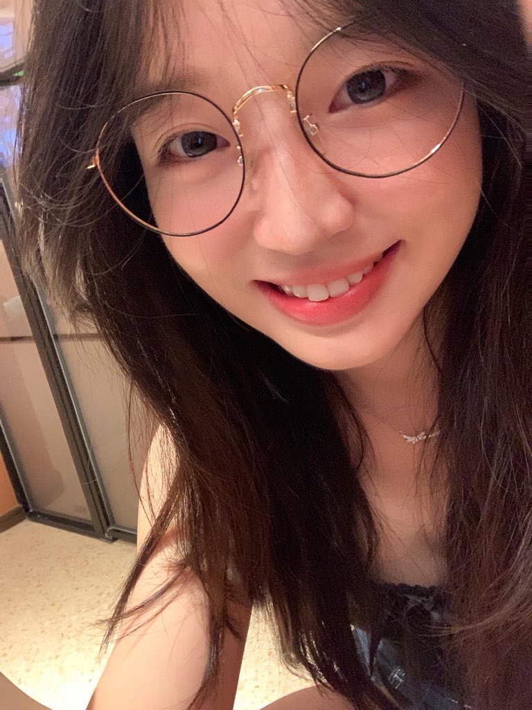 raychiang0903's tweet photo. 才高中 每天被同学乱摸 心里蛮刺激的 #bbw #母猪 #女高 https://t.co/DzheoWnJEn