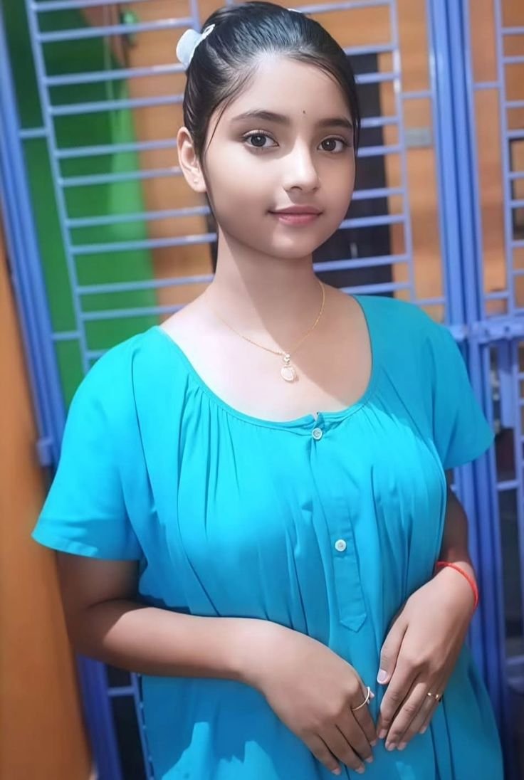 Tulsi64603's tweet photo. Night me kon kon aaj free ho humse https://t.co/nKTjbE3n5P