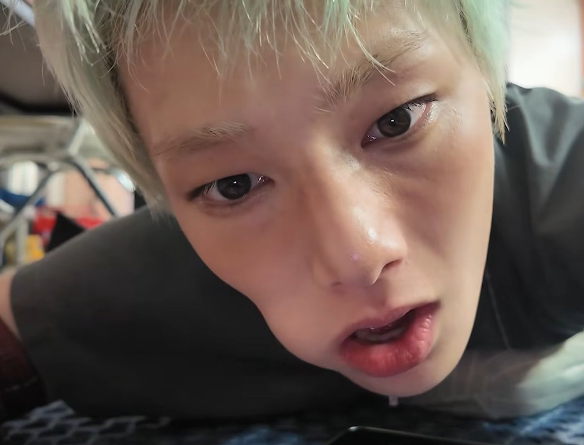 nerdseungmin's tweet photo. oh fuck im horny https://t.co/tTTjHJ8MXA