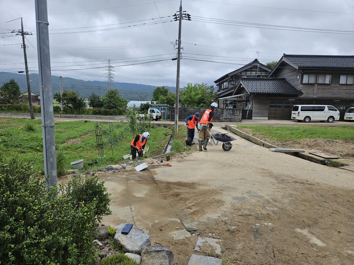 Jeeping55's tweet photo. おらっちゃ七尾さんでは、能登地震と石川富山大雨被害の災害ボランティア募集中です🎵
体力に自信がなくても大丈夫ですよ
9月は全日参加される方を募集しています😊
#のと活
https://t.co/wMhIbP06Xh https://t.co/xDdUyeer5Q