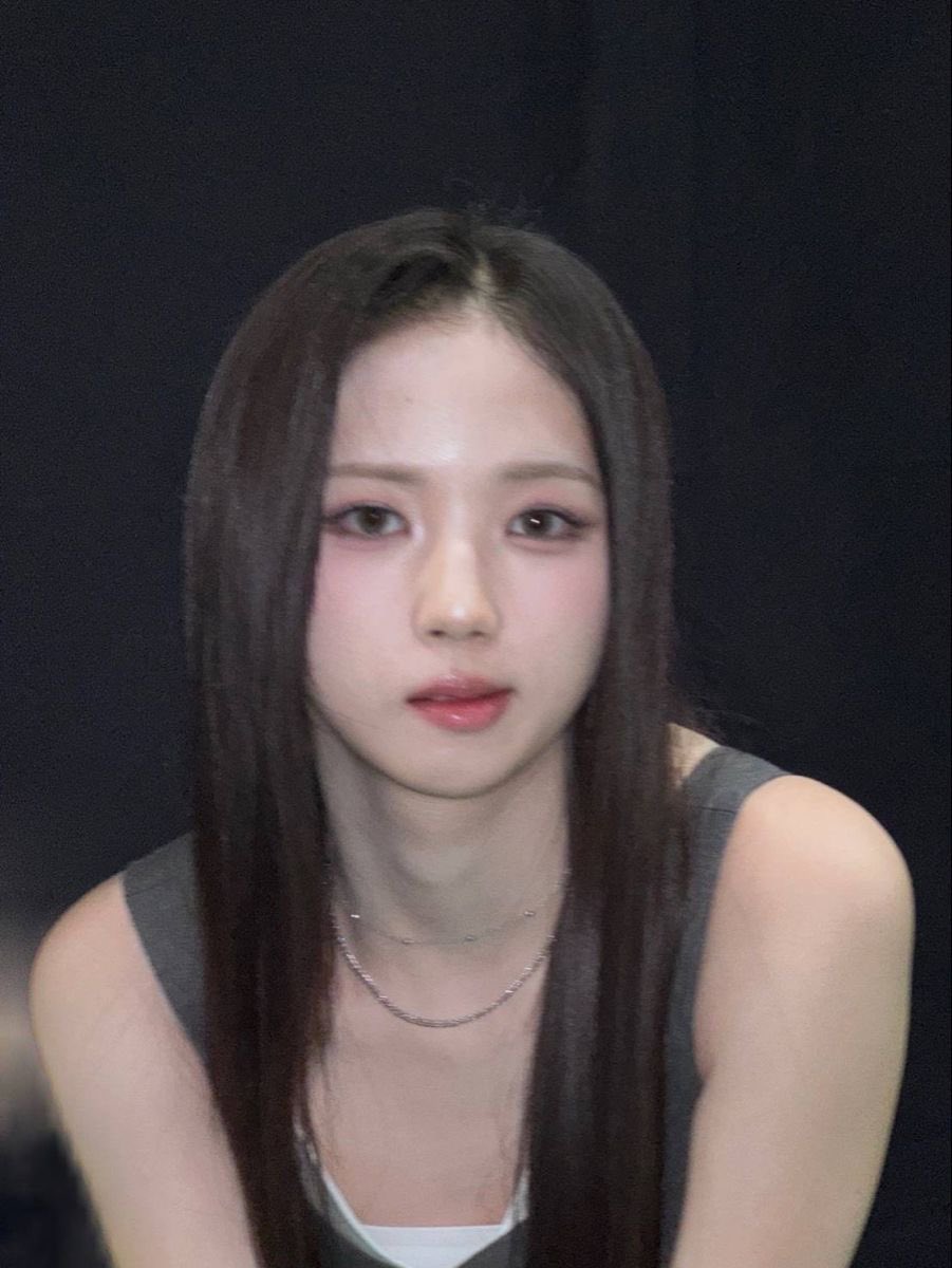 jjyuchinz's tweet photo. “just so so” 💔 https://t.co/E6sok0Bm3O