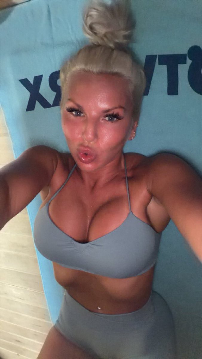 swanney51's tweet photo. Working out in a 130° sauna >>>> https://t.co/trrqRbV9MI