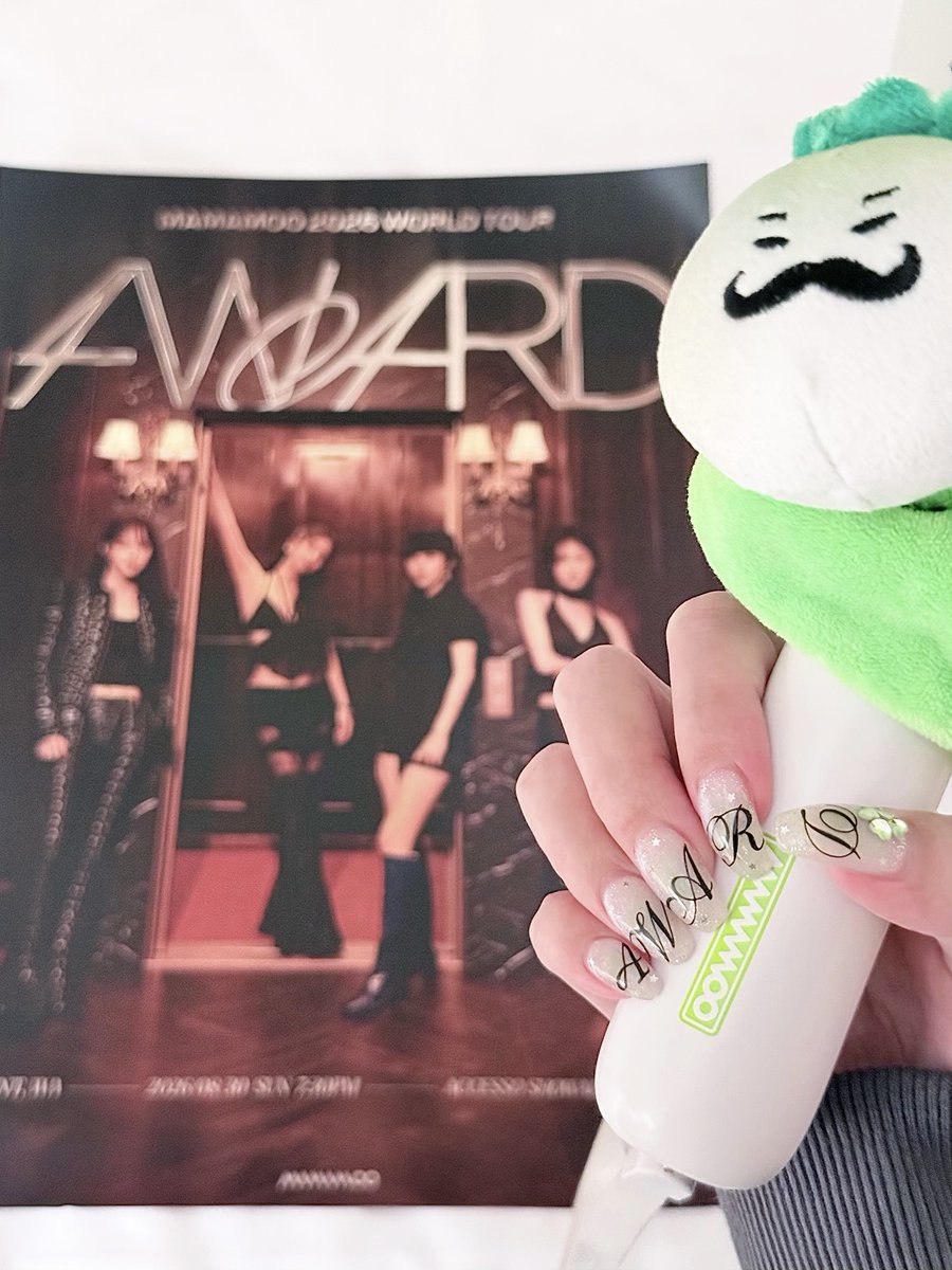 YuMi_moonstar__'s tweet photo. ネイルにも4WARD宿してきた🇺🇸💚
一生分の幸せを貰った夢みたいな1日でした、ありがとうママム😭 #MAMAMOO #마마무 https://t.co/AOs0ez0fej