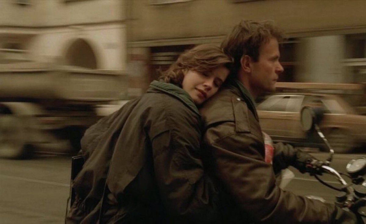 Jopolkadot's tweet photo. The Double Life of Véronique 

Krzysztof Kieślowski
1991 https://t.co/owMMOq42bi