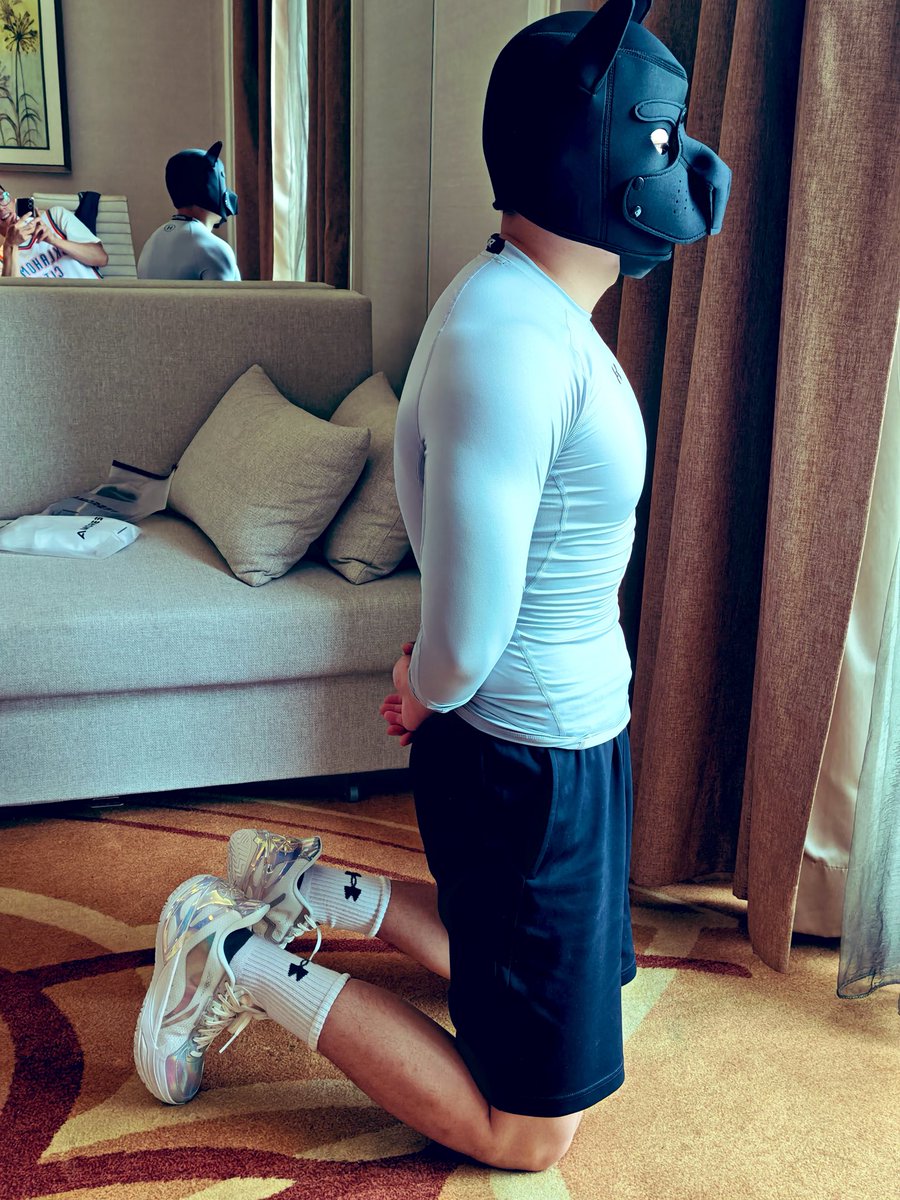 XXXG0731's tweet photo. 肌肉M🐶
#sm #紧身控 #球鞋 https://t.co/bPBP2HbmtV