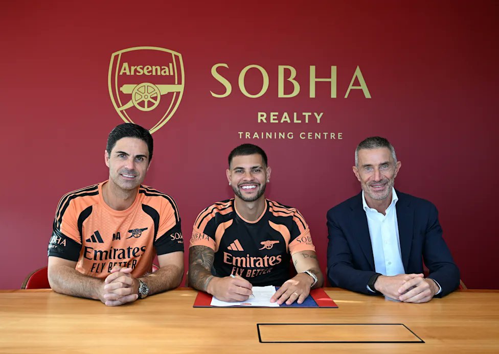 DailyAFC's tweet photo. Arsenal have spent north of £600m on new players over the past three seasons, with a net figure of around £400m even after Martinelli's club-record sale. [@gunnerblog] 💰 https://t.co/HnXt1Kq6oB