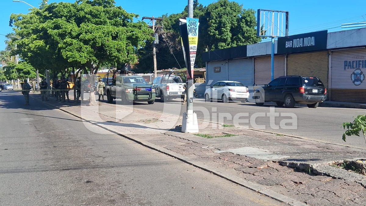 linea_directa's tweet photo. #AlertaLD 📌 | 🚨👮🏻♂️ Se registra ataque armado contra el coordinador de Protección Civil de #Mazatlán, Óscar Roberto Osuna Tirado. El funcionario quedó lesionado ⚠️ . https://t.co/J2Ir030FZx