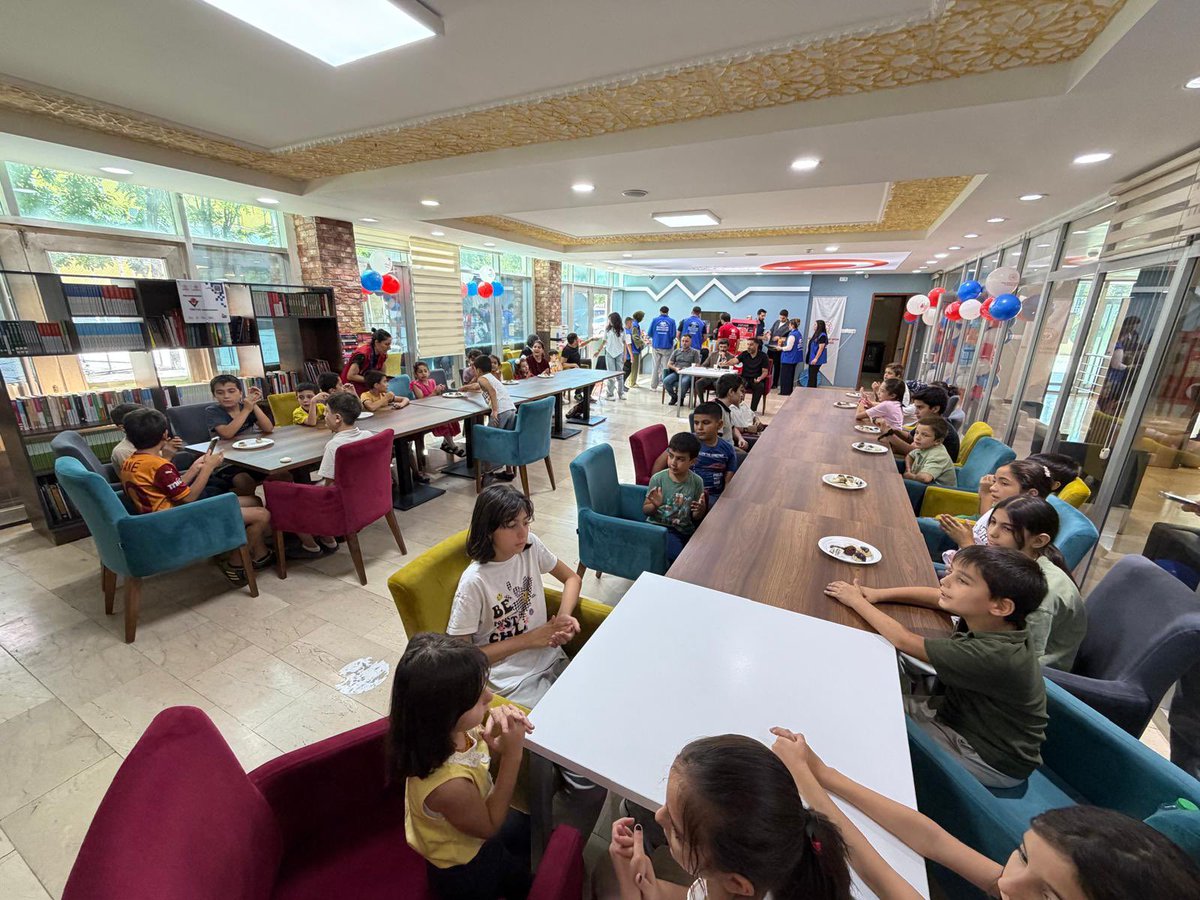 Mus_GM's tweet photo. Yazın enerjisine muhteşem bir final yaptık! 🎉☀️
#GSBGençlikYazKulübü Kapanış Programımızda doyasıya eğlendik, güzel anılar biriktirdik ve dolu dolu geçen yazı hep birlikte taçlandırdık! 😊💙❤️📸

#GSBGM
@OA_BAK @gencliksporbak https://t.co/lx5uxMmyp8