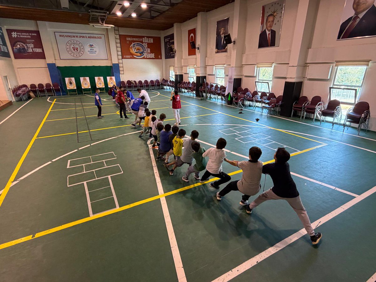 Mus_GM's tweet photo. Yazın enerjisine muhteşem bir final yaptık! 🎉☀️
#GSBGençlikYazKulübü Kapanış Programımızda doyasıya eğlendik, güzel anılar biriktirdik ve dolu dolu geçen yazı hep birlikte taçlandırdık! 😊💙❤️📸

#GSBGM
@OA_BAK @gencliksporbak https://t.co/lx5uxMmyp8