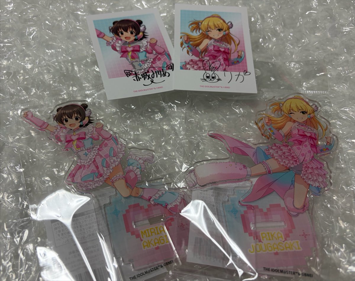ex_akkun's tweet photo. これは今日届いたデレステ10thライブ沖縄&amp;福岡のBDと、TOPPA!!! BASEさんで買った莉嘉ちゃんみりあちゃんのグッズ！ https://t.co/EQUyJN1Aaf