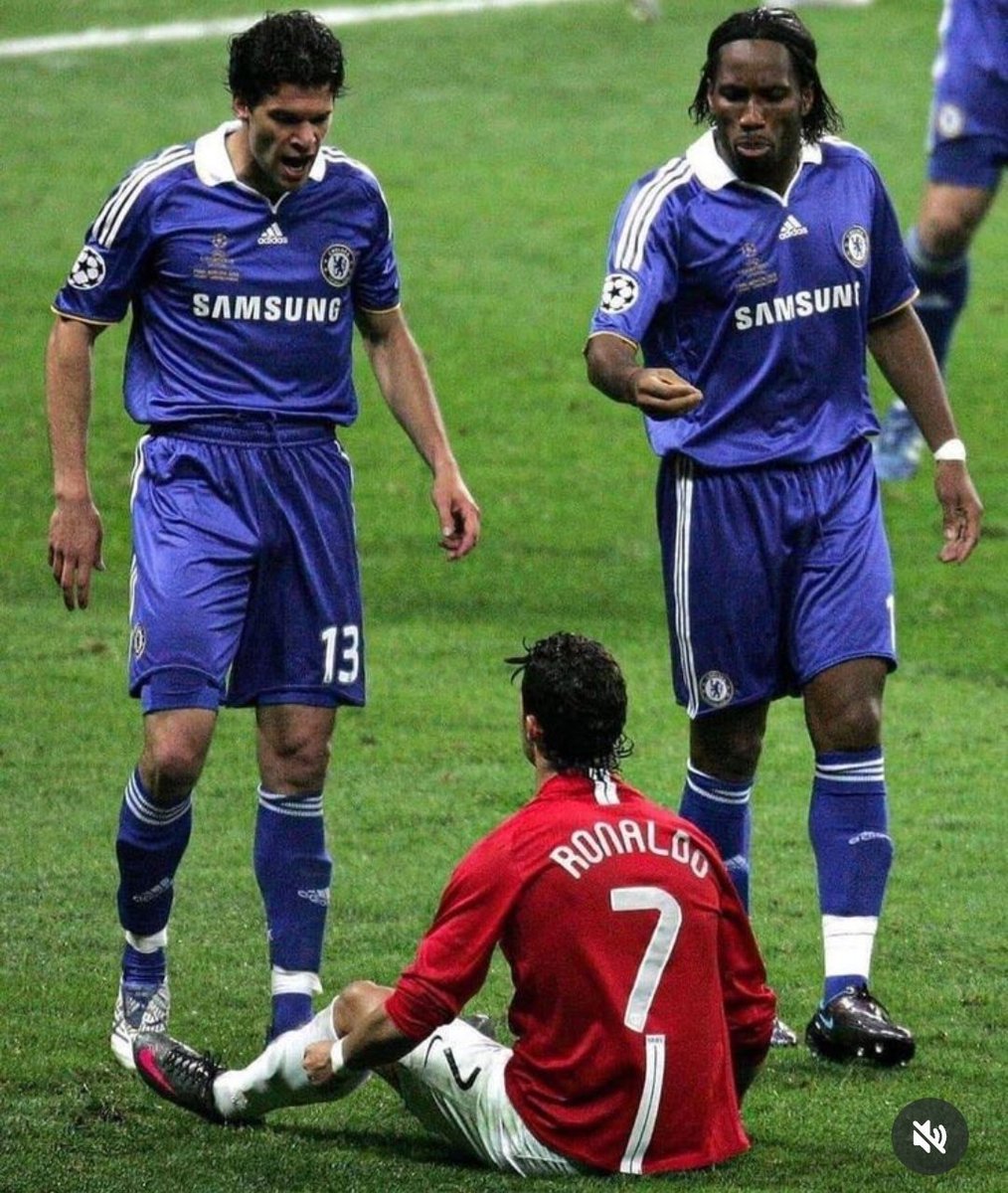 00sFootb4ll's tweet photo. Ballack, Drogba and CR7 in 2008 📸 https://t.co/KlwcAsAUbR