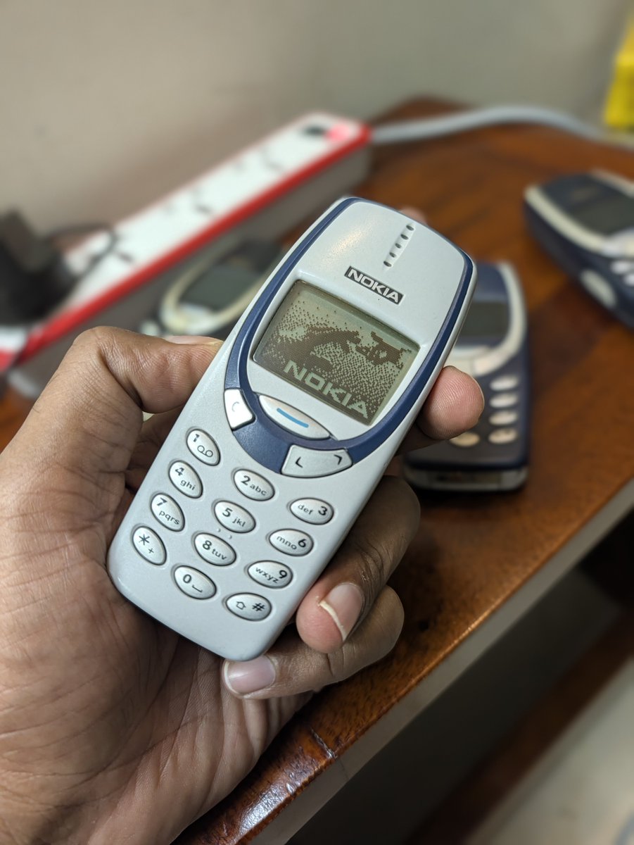 ParasmeSaurabh's tweet photo. Happy 26th Birthday @nokia 3310 !  

They sold 100M in 2.5 years back in 2000 with a revenue of $10B.. at that time around 416 M units were sold yearly and Nokia had 30.6% share globally. Every third phone sold was Nokia..

If u put 100M of these in a line a total of 13500 KM long can be drawn.

All of my phone's were actually more than 24 years old and still working with original battery..

Pretty industrictible...
