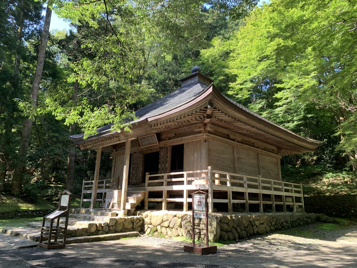 1129bruce's tweet photo. 岩手寺社御朱印巡り2
#中尊寺経蔵
御本尊　千手観音

中尊寺は各お堂ごとに御朱印をいただけます😊
続いては経蔵です😆
金色堂を出て左手にありました😄
中尊寺の経典等を安置するために建立されました📜
経典は現在宝物館に展示されています😊
この後弁財天堂にて経蔵の御朱印をいただきました🙏 https://t.co/zVSzRrkPaP