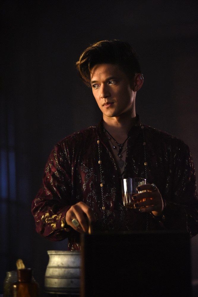 rylesrambles's tweet photo. “greys anatomy” BABY DO YOU MEAN MAGNUS BANE https://t.co/QuhHws25Ss