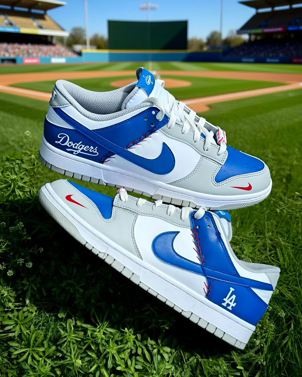 JustFreshKicks's tweet photo. LA Dodgers Nike Dunk Lows 🏆 https://t.co/dNXmJOkoJQ