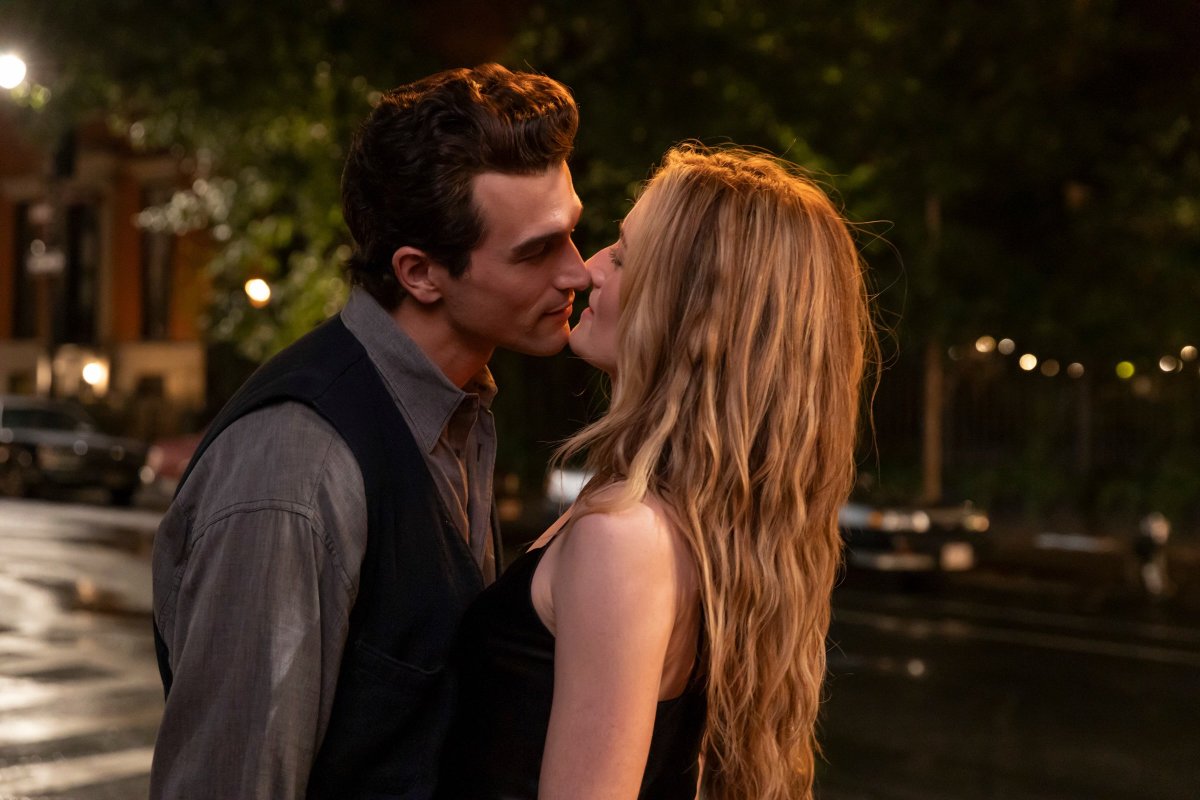 PidgeUpdates's tweet photo. Paul Anthony Kelly is Sarah Pidgeon’s closest relationship within the 'Love Story' cast:

“In the wake of the show, we got to be there for each other and check in. He’s such a stand-up guy and a talented actor. There is no one else I would rather have made this with.” https://t.co/ASBHlT0iQg