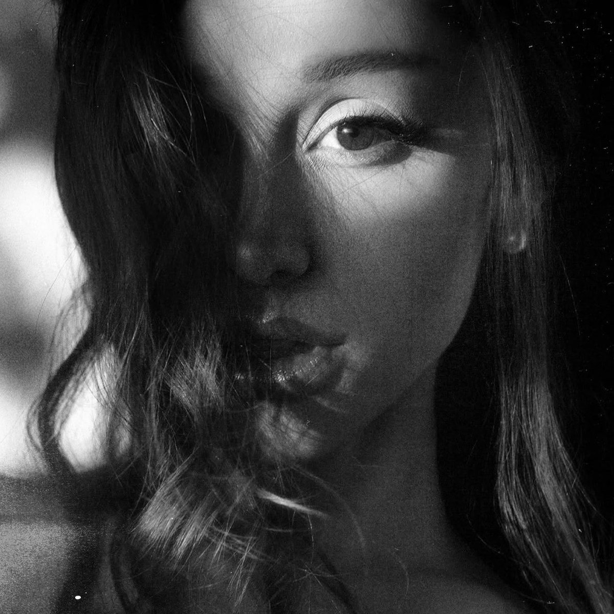 BuzzingPop's tweet photo. “hate that i made you love me” by Ariana Grande re-enters the Top 10 on global Spotify at #8 with 2.93 MILLION streams. https://t.co/KhsivY4k1h