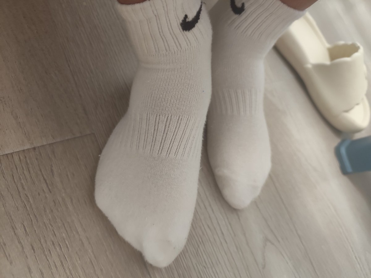 komastuo's tweet photo. 又水一天 #男孩子 #原味 #脚 #白袜 #正太 #足控 #feet https://t.co/pSQZXDWtoQ