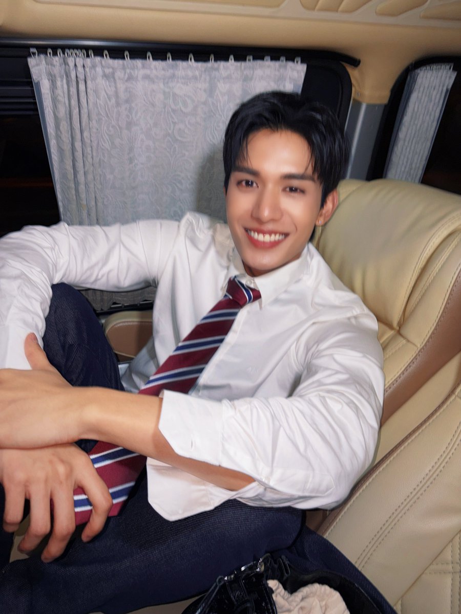 naminji___'s tweet photo. After work , A Salary Man 💼

#netsiraphop https://t.co/QBaSColCA0