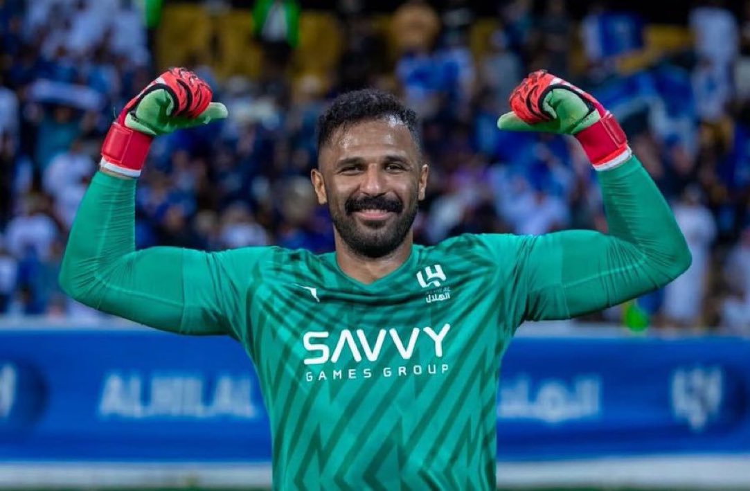 fahdalruqi's tweet photo. ما يفعله مع زملاءه وهو على دكة الاحتياط يؤكد أن الهلال يمتلك قائد ميداني 

العويس نموذج مشرف للاعب السعودي المنضبط https://t.co/0dztXoUIe4