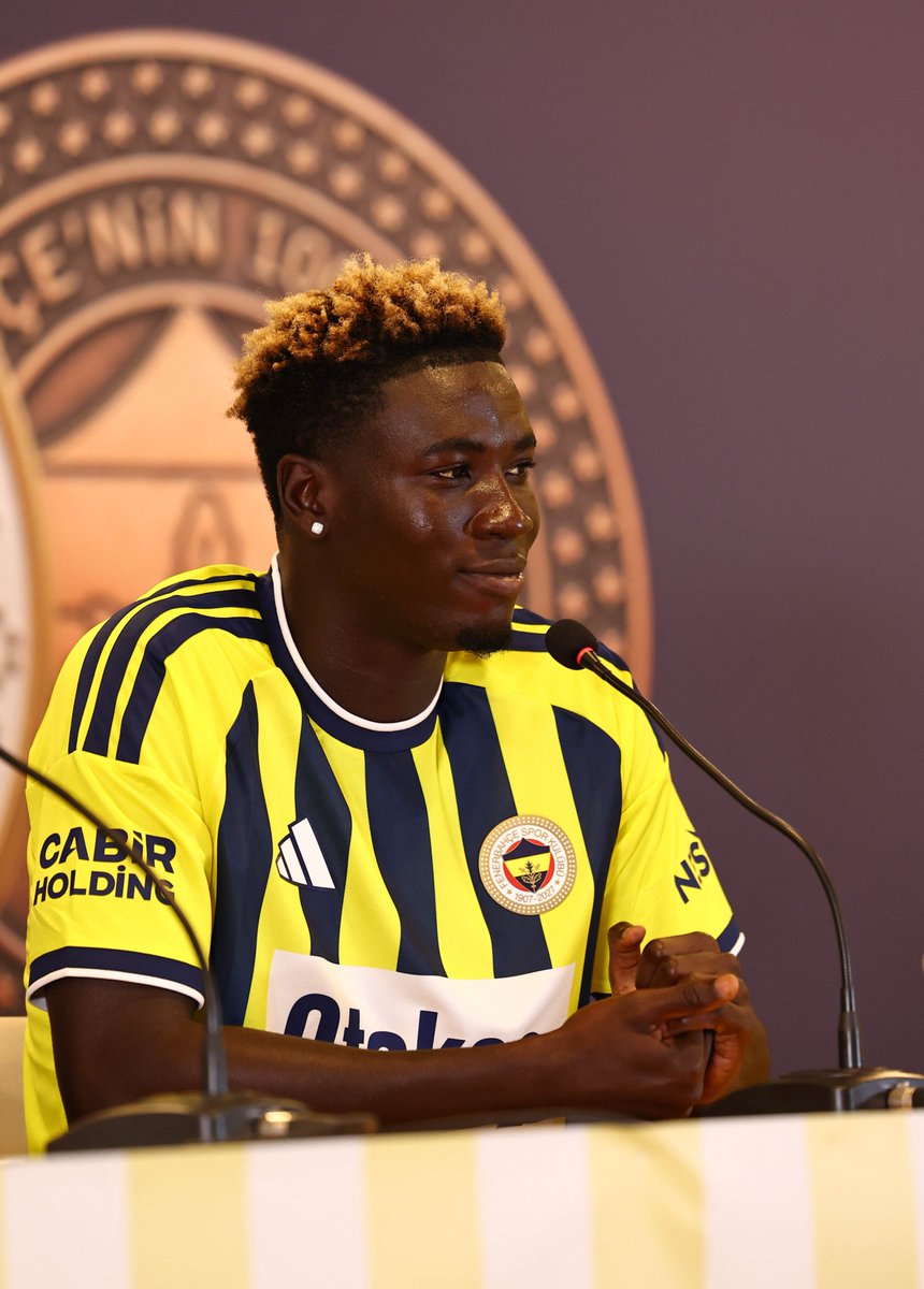 TekYolFener's tweet photo. Fenerbahçe, Şampiyonlar Ligi'nde 18 yıl sonra lig aşamasına kaldıktan sonra kadrosuna henüz tek ilave yaptı. 

▫️Kojo Peprah Oppong https://t.co/Ms9C0MYSKx