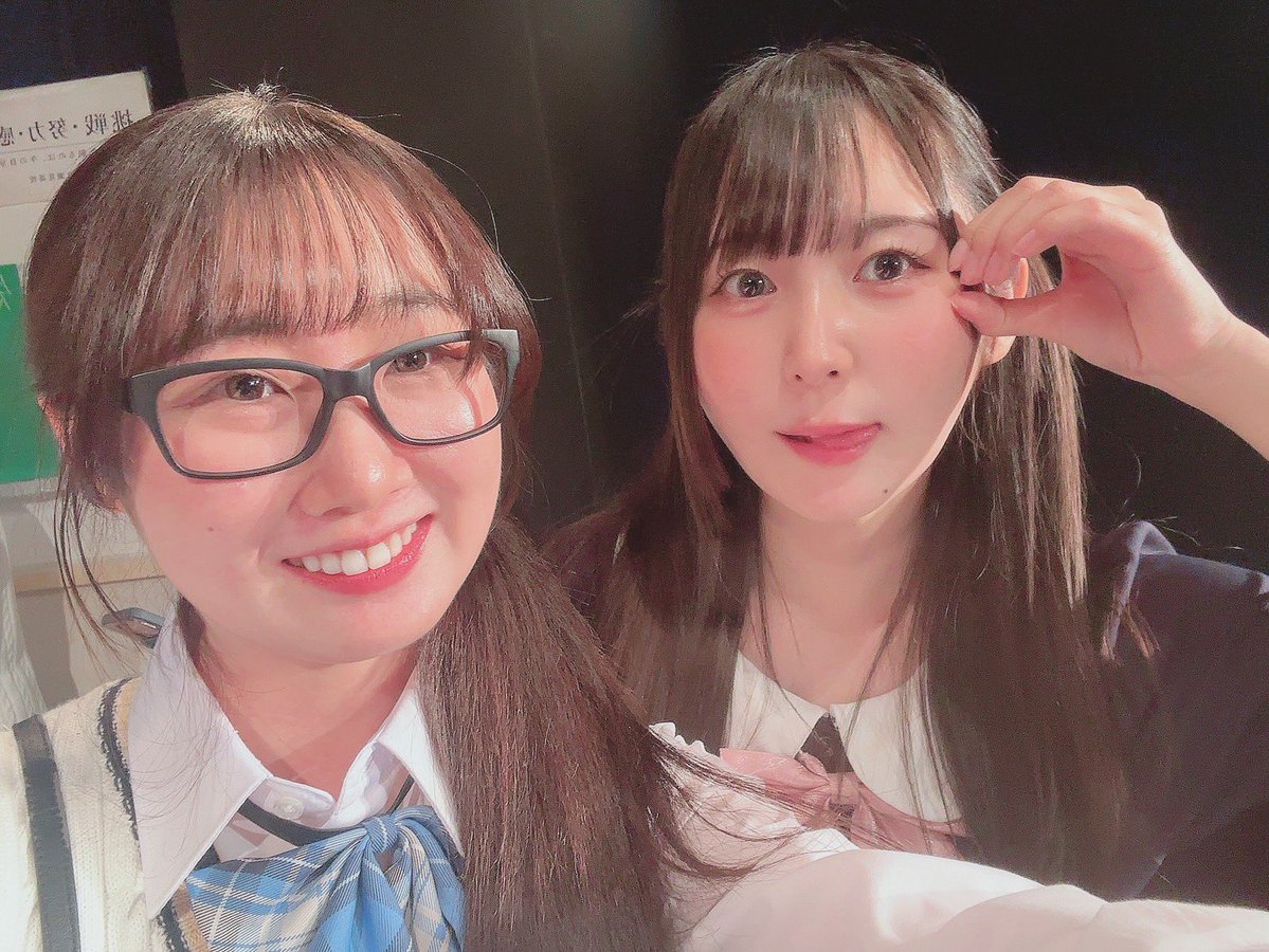 fujimura_ami's tweet photo. レイちゃん役きーちゃん(衣装のツーショどこいった？🥲)
文芸部と千夜子ちゃんの前とで雰囲気変えたり、喋り方動き方しっかりこだわり持って演じてて素敵でした🫶

千夜子ちゃん役すみかさん
お声が好みすぎる🥹笑い方が特に好きでした💕
言われたことをすぐ取り入れる柔軟さ大尊敬です、、！ https://t.co/kfejRWWBUz