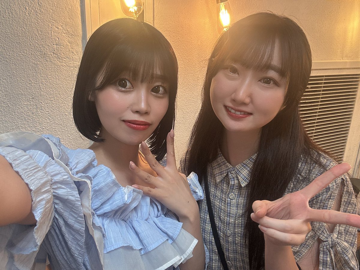 fujimura_ami's tweet photo. レイちゃん役きーちゃん(衣装のツーショどこいった？🥲)
文芸部と千夜子ちゃんの前とで雰囲気変えたり、喋り方動き方しっかりこだわり持って演じてて素敵でした🫶

千夜子ちゃん役すみかさん
お声が好みすぎる🥹笑い方が特に好きでした💕
言われたことをすぐ取り入れる柔軟さ大尊敬です、、！ https://t.co/kfejRWWBUz
