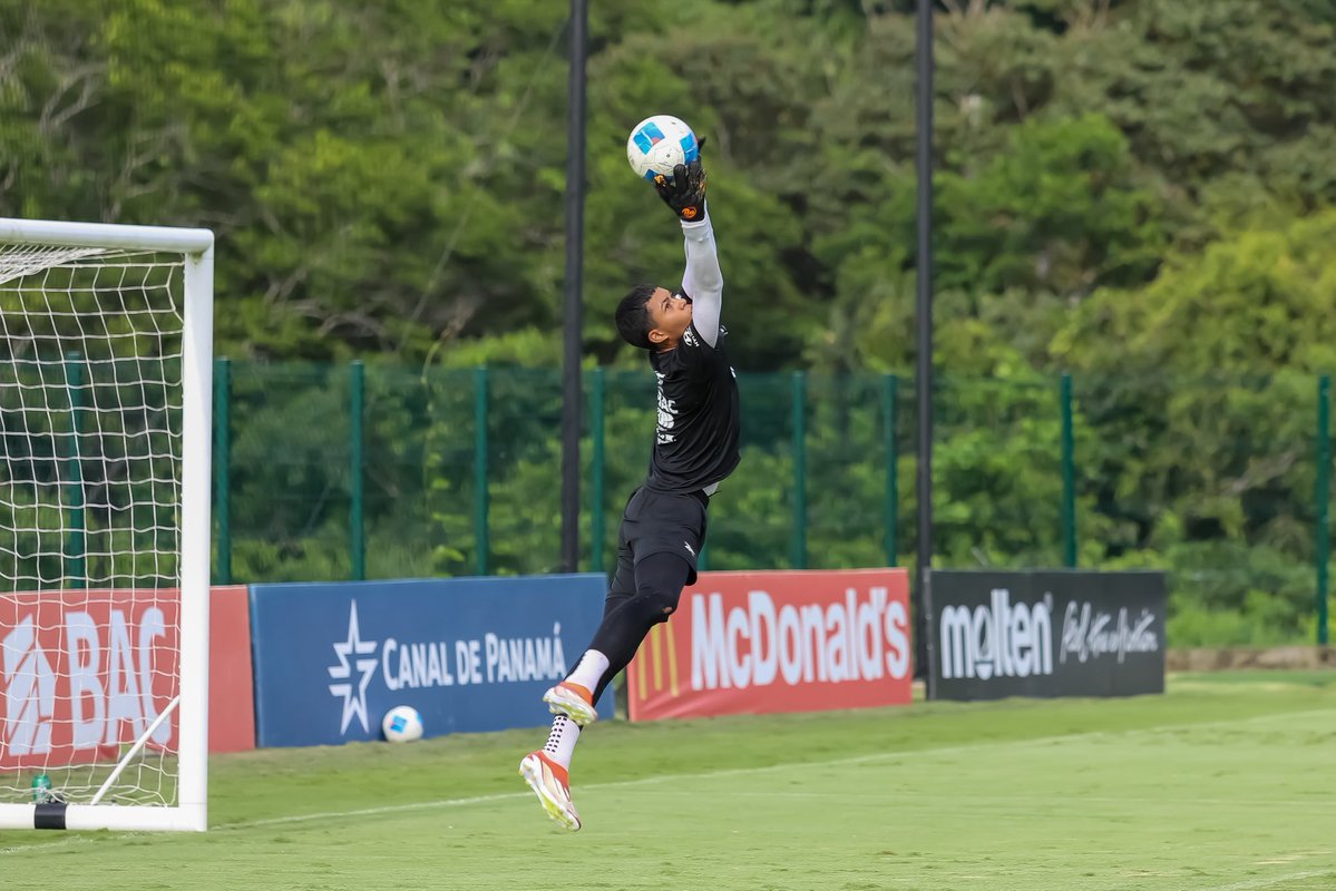 fepafut's tweet photo. ¡Amistoso👊🏻!

#PanamáSub17🇵🇦 disputó este martes un encuentro amistoso vs Águilas de la U Prom, en el CAR de la FPF🏟️.

Postales📸 del encuentro.

#MareaQueLate https://t.co/v9Bimkq0QG