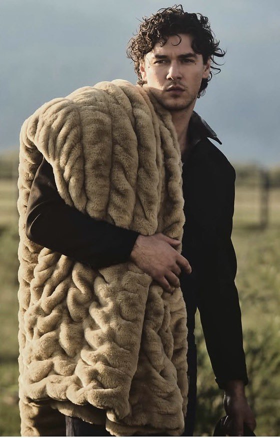 briardiarybr's tweet photo. 📲| Belmont Cameli para a Lola Blankets! 🔥 https://t.co/Tve3sd14ne