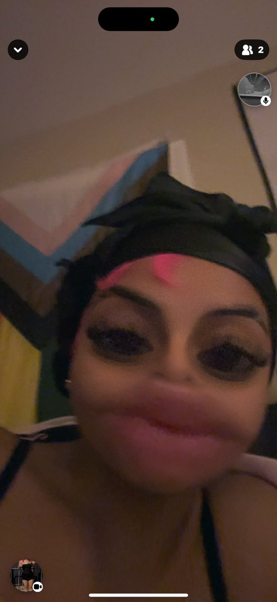 iprincesz_'s tweet photo. just a bad bitch with cancer at 21! #fuckcancer #stillpretty #fyp https://t.co/sGIj8Ktek3