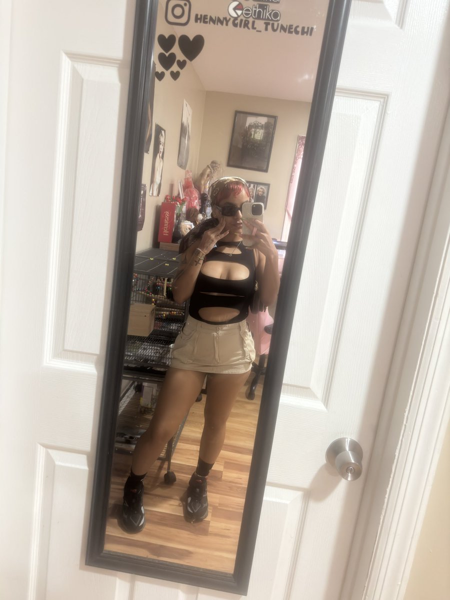iprincesz_'s tweet photo. just a bad bitch with cancer at 21! #fuckcancer #stillpretty #fyp https://t.co/sGIj8Ktek3