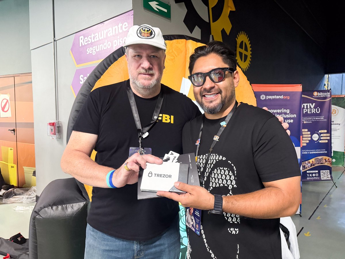FBI_Bitcoin's tweet photo. 🧡 Queremos agradecer a @Trezor por la donación de wallets que fueron entregadas a distintos proyectos que acompañamos desde la Fundación Bitcoin Iberoamérica.

Una contribución que ayuda a fortalecer la educación sobre seguridad y autocustodia dentro del ecosistema Bitcoin. https://t.co/XphbufFWmh