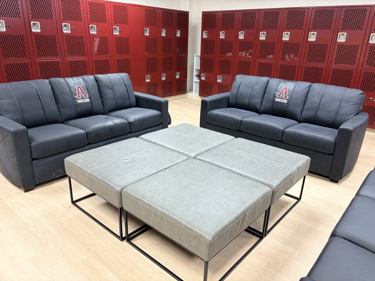 DreamSeat_HS's tweet photo. Austin HS (TX) has some new sofas in the soccer locker room! @AISDAthletics https://t.co/toesRHBvxj