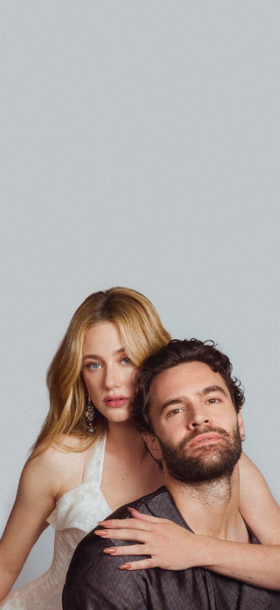 unlockscreen's tweet photo. —  Lili Reinhart e Tom Bateman (The Love Hypothesis) | ELLE magazine wallpapers 🧪

like &amp; rt if you use it!! /bel https://t.co/VVTysEvwoN