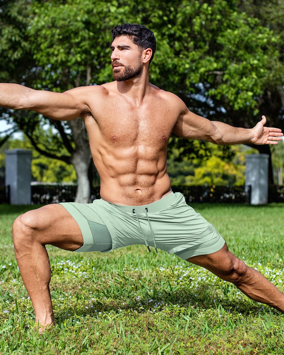 DC2miami's tweet photo. Fall starts tomorrow, which means it's time to lock in (rumor has it looking good makes it more tolerable)

Enter TRACK GREEN: built-in compression, quick-dry fabric, and a cut designed to move with you.

Lock in your fall gear at https://t.co/o7z9hpc5yf
MADE. JUST. RIGHT. https://t.co/9iakSpYJE2