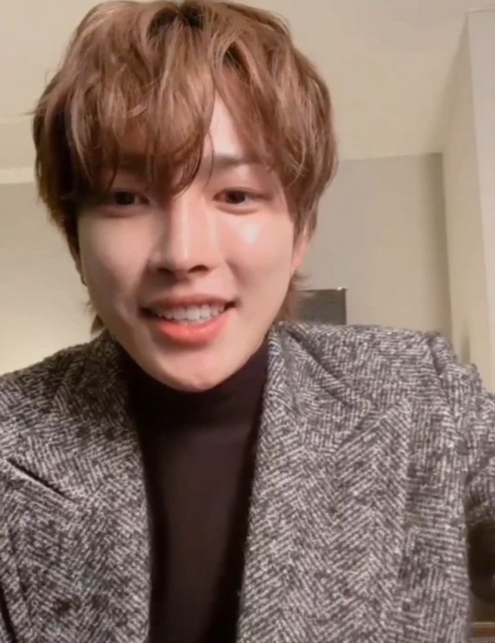 topazfanatic's tweet photo. he looked extra soft this live https://t.co/bvQiYEKOq5