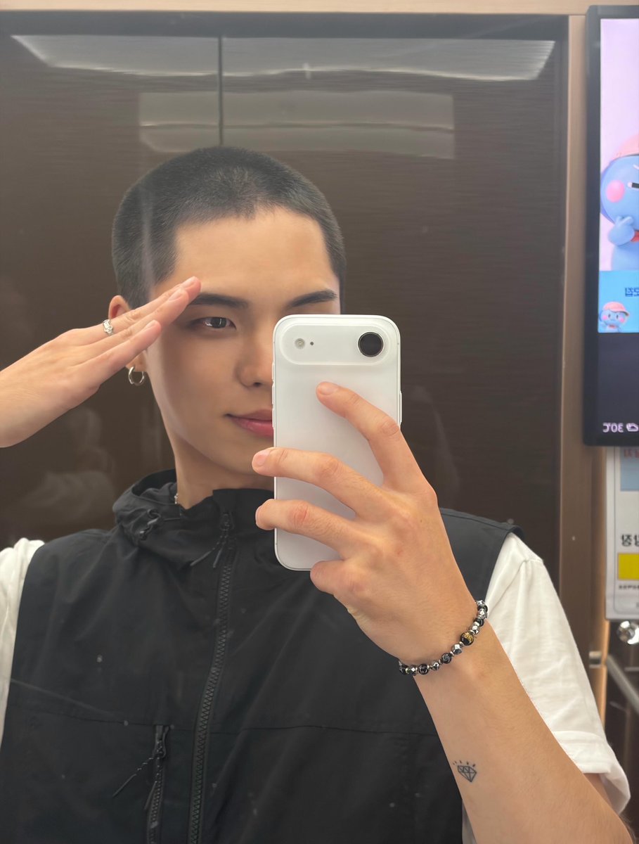 CIX_Instagram's tweet photo. 260903 #병곤 bgoniee instagram 
https://t.co/3Nci8E4RmR

밤톨고니🌰 https://t.co/aNQEpbycKm