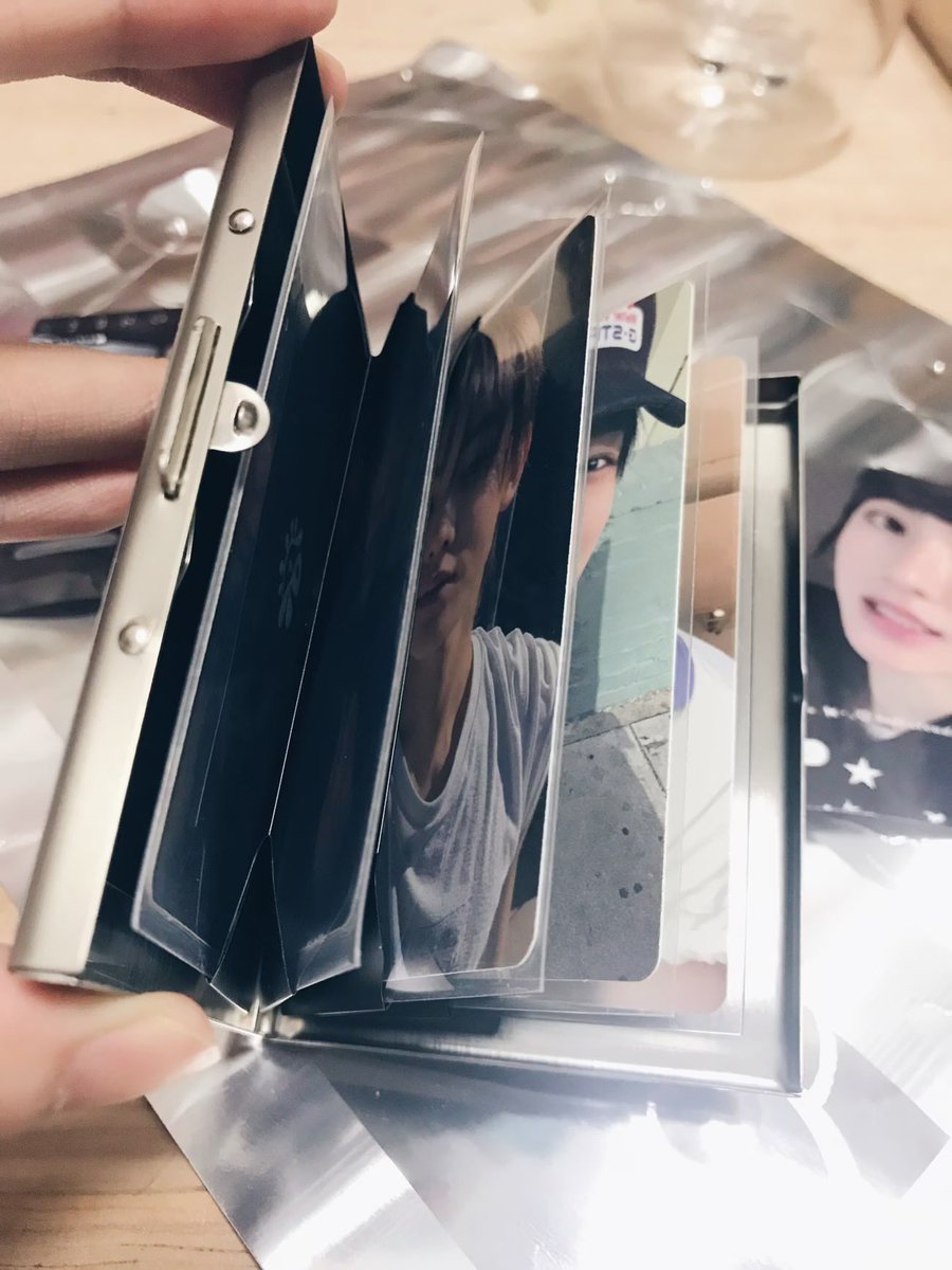 GObyGIVEN's tweet photo. Cortis card holder/coin box
kirain cuma coin box, ternyata PC, sticker, keychain, accessories kecil juga muat??

#cardholder #coinbox #cortis https://t.co/weLPuTcw7L