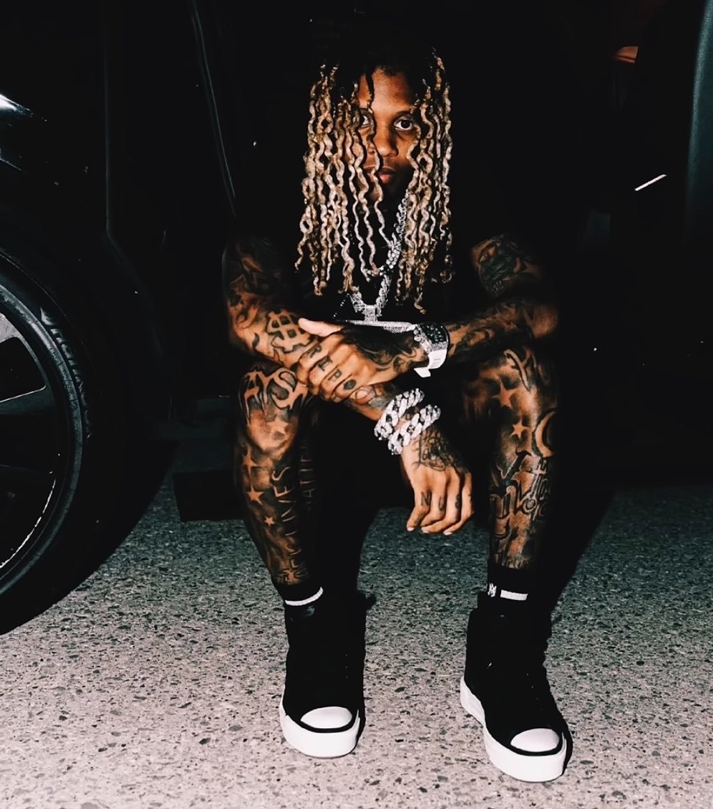 HuntPerry36193's tweet photo. Ya Allah, protect Durk, grant him strength, ease his heart, and let justice prevail. Ameen 🤲🏽@FREESMURK https://t.co/mo0RvSHGfB