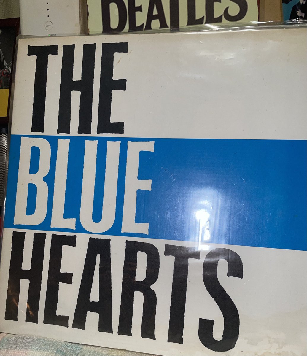 MLl6dp's tweet photo. ザ・ブルーハーツとTHE CLASHは
似てると云われる。
ヒロト、マーシー。
ジョー、ミック。
ロックンロールブラザー
音楽の変遷。崩壊。
似てる。しかし
ファションに関しては
クラッシュはズバ抜けてる。あのメンバー全員が
カッコ良いのは中々いない。ブルハのレコードが再発されたが2ndだけ何故か https://t.co/W5VlkDgF6c