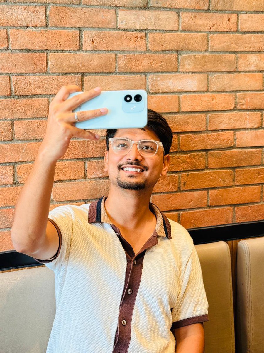 Shahvez002's tweet photo. Loved the hands-on experience with the Redmi Note 17! The smooth performance, vibrant display, and impressive camera experience really stood out. A very promising device! 🔥📱

#RedmiNote17  @xfcmeerut @RedmiIndia https://t.co/Ye1MxfHcdK