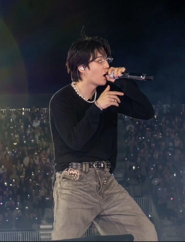 SUGAOFBTSAG's tweet photo. #BTSWorld #BTSGlobal #BTSUnited #OT7 #KimNamjoon #RM #KimSeokjin #Jin #MinYoongi #SUGA #AgustD #JungHoseok #jhope #ParkJimin #Jimin #KimTaehyung #V #JeonJungkook #Jungkook #BTSMembers #BTSArmyWorldwide #ARMYWorldwide #KoreanARMY #InternationalARMY #BTS13thAnniversary #BTSFesta https://t.co/jSVavOpTJC