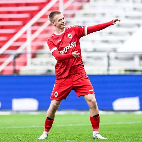 sachatavolieri's tweet photo. 🚨 Royal Antwerp FC close to bringing back Arthur Vermeeren!

Advanced talks with RB Leipzig over the possibility of a loan deal until the end of the season.

Arthur Vermeeren is pushing to finalize a return to RAFC.

🔴⚪️ RB Salzburg also in the race…

⏳ Decision expected in the coming hours. #mercato #JPL
