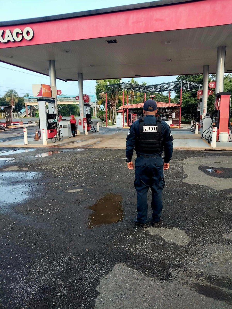 policiadepanama's tweet photo. #ZPHerrera | Desde tempranas mantenemos presencia policial en diferentes sectores de la provincia, con el objetivo de prevenir el delito, fortalecer la seguridad ciudadana. #DiosYPatria https://t.co/a3Vpd18iNH
