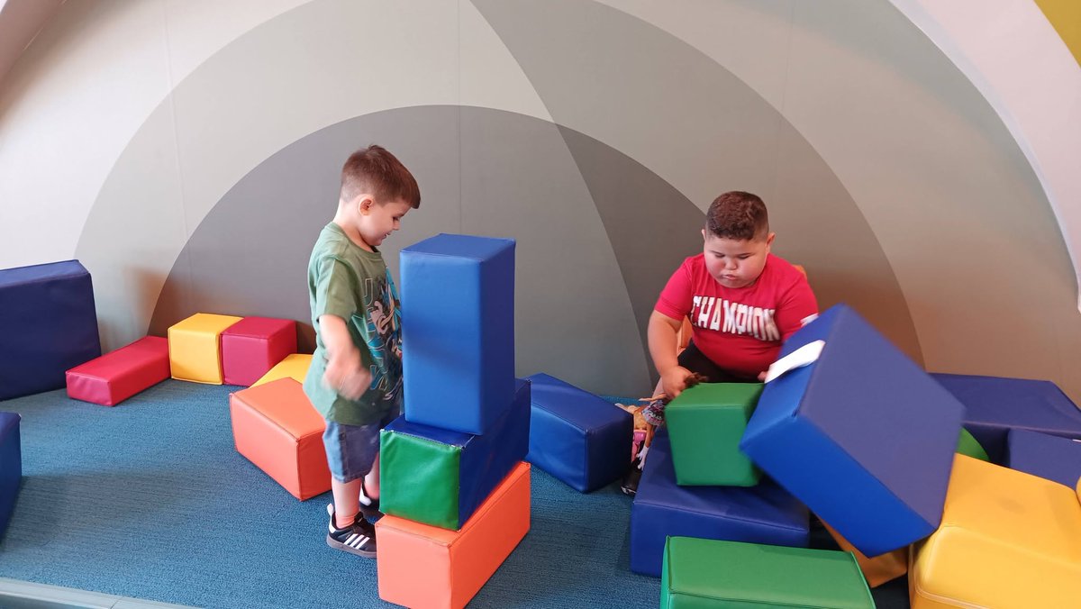 AN_ELC_CB's tweet photo. Mrs. Sewing's classroom has been busy! We practiced using crayons during small group time at the tables, played outside and the full day students even had the opportunity to check out the Indoor Gross Motor room!

#WeAreELC https://t.co/7ufhxi2Xcv