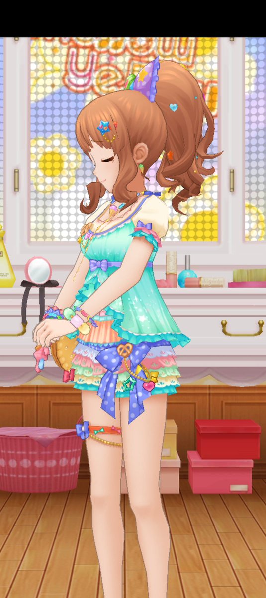 remrem_suyari's tweet photo. 更新止まってるゲームだから躊躇うかもしんないけどもし良かったら スカチケ3200円くらいでこの辺りのかわゆ衣装諸星きらりちゃんもお迎えできるのでおすすめ〜 https://t.co/WdObldR20y